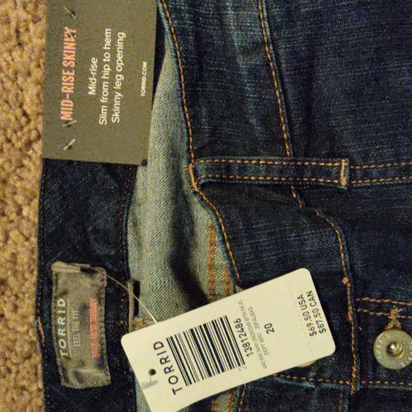 Plus size mid rise skinny - Picture 3 of 5